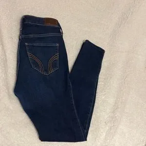 Hollister jeans length deals